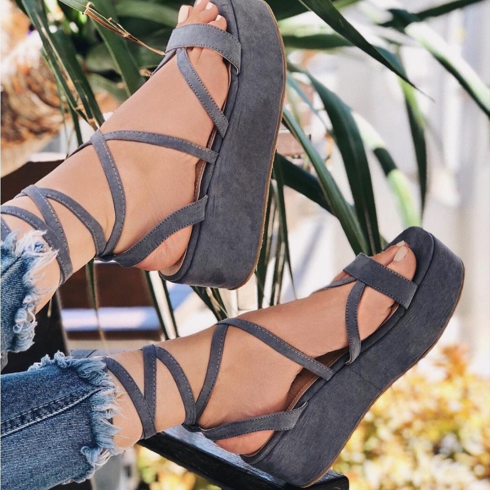 IM YOURS Lace Up Platform Sandals